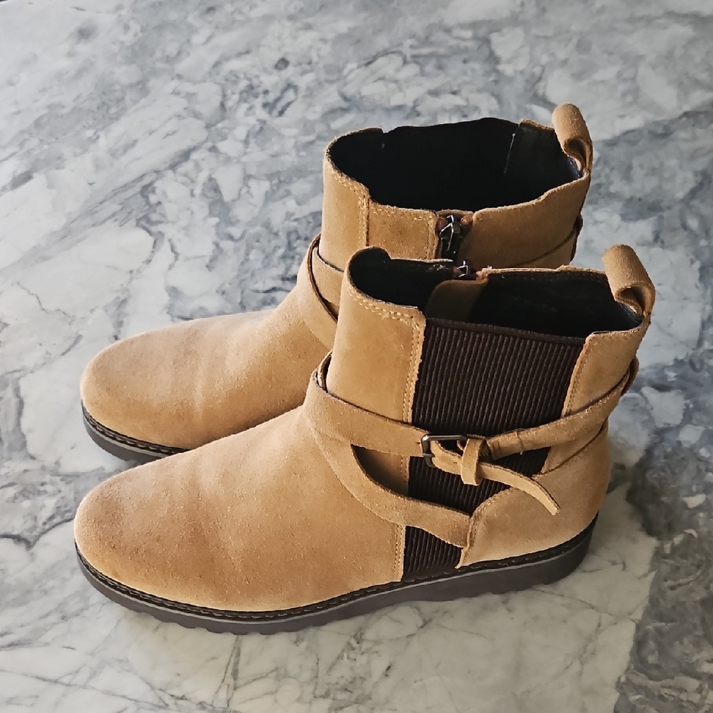 Donald J. Pliner Tan Suede Boots